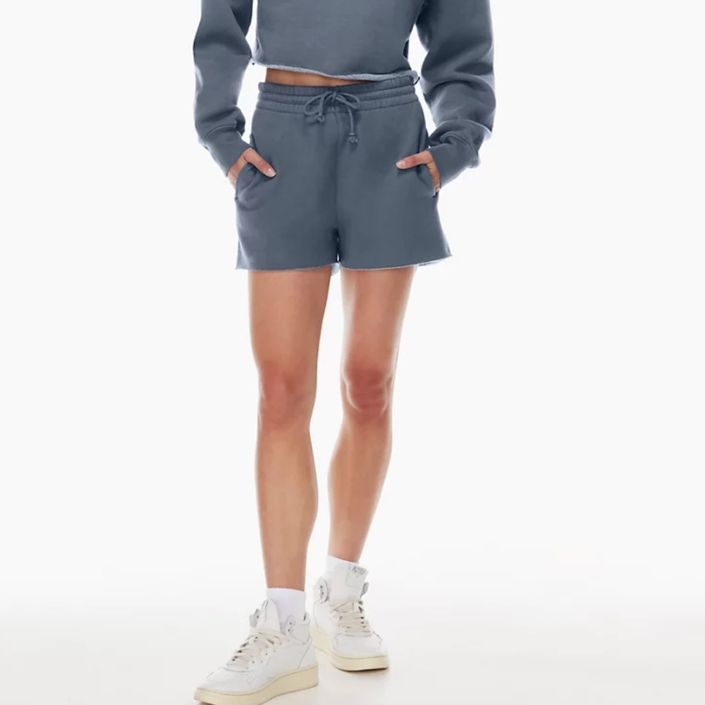 Aritzia Tna Fleece Shorts - Picture 2 of 14